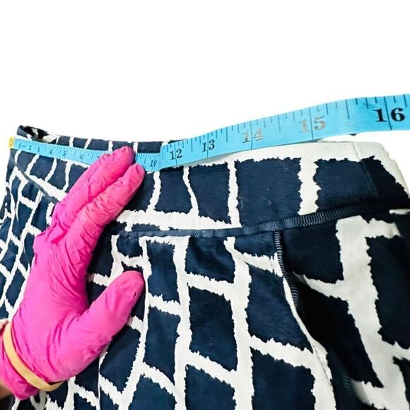 CYNTHIA ROWLEY Blue White Geometric Shorts w/Pockets Size 6 - Picture 4 of 5